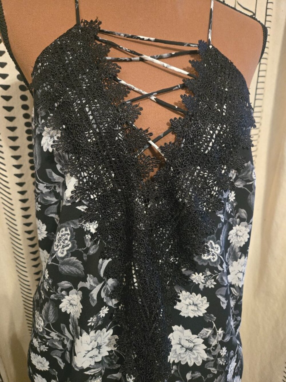 WAYF brand lace front sexy floral cami XL